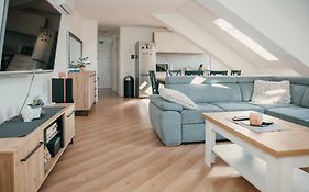 Deniro Apartment